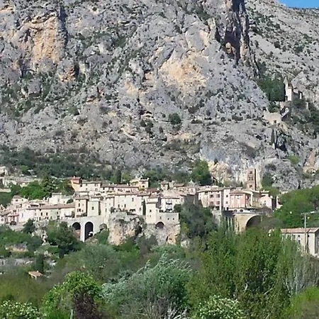 Loft Avec Mezzanine アパート